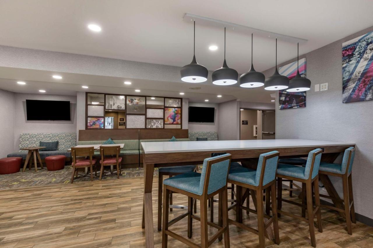 汉普顿柯林斯堡酒店 外观 照片